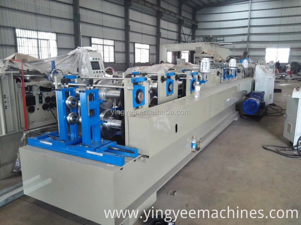 Full Automatic Metal CZ Purlin Vacuum Forming Machine With Sheet Metal Straightening Machine